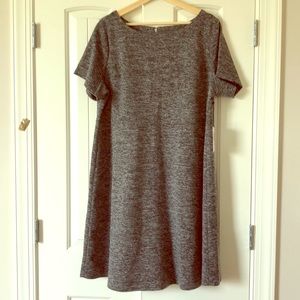 Grey/white pointe short sleeve dress